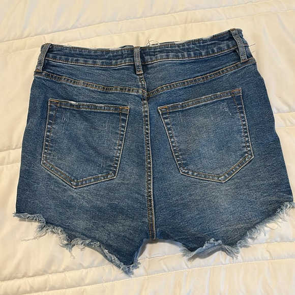 Free People Jean shorts - Picture 3 of 3